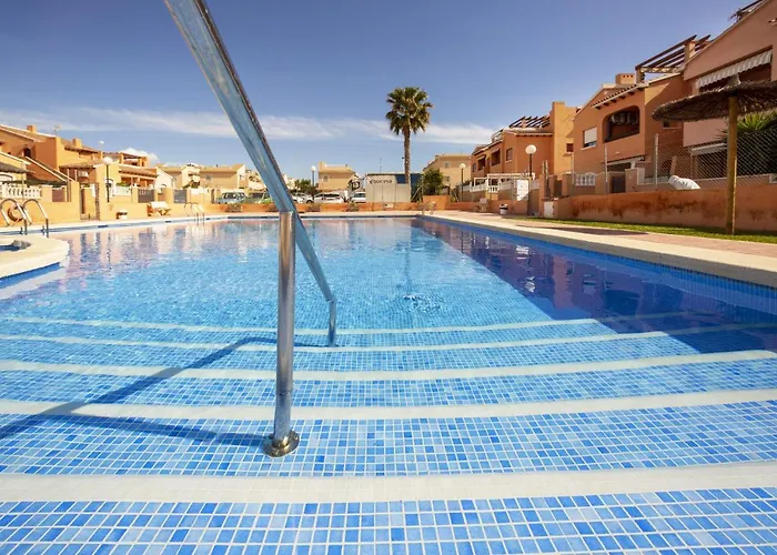 Altos Del Sol By United Renters Apartament